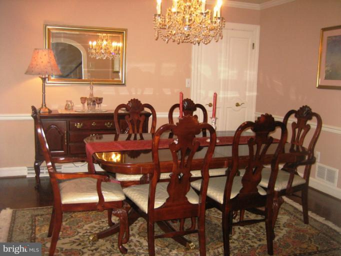 12411 Caisson Road Fairfax, VA 22030 - Photo 26 of 30 Dining Room