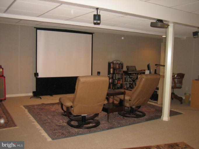 12411 Caisson Road Fairfax, VA 22030 - Photo 29 of 30 Interior (General)