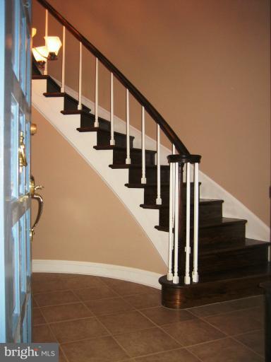 12411 Caisson Road Fairfax, VA 22030 - Photo 4 of 30 Interior (General)