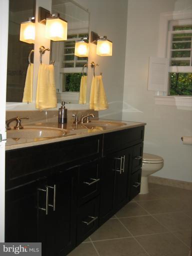 12411 Caisson Road Fairfax, VA 22030 - Photo 7 of 30 Bath (Master)