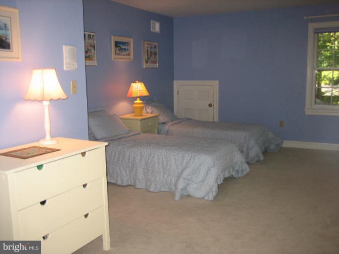 12411 Caisson Road Fairfax, VA 22030 - Photo 10 of 30 Bedroom