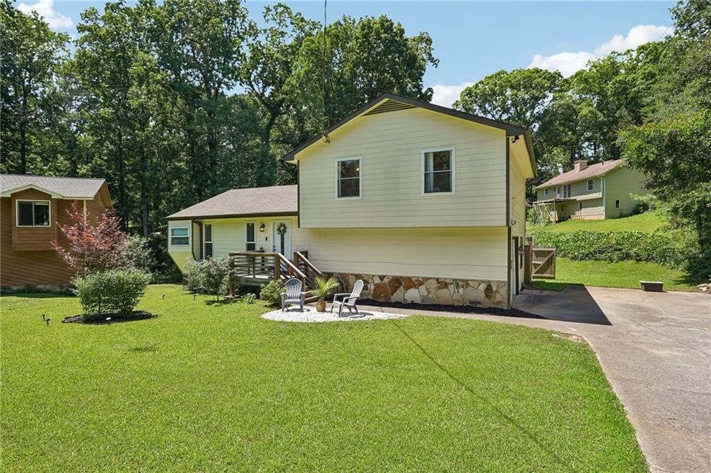 3211 Oakbrook Lane Clarkston, GA 30021 - Photo 2 of 32