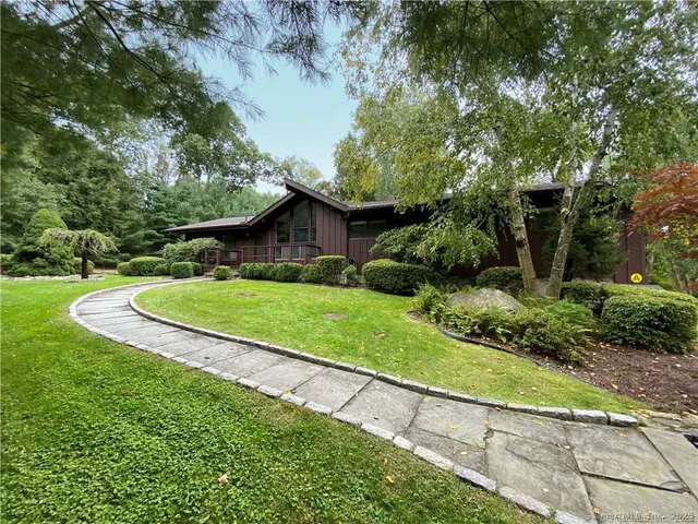 $1,149,000 | 14 Constance Lane, Stamford, CT 06903