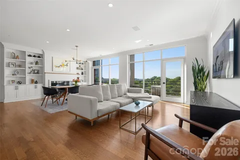 $830,000 | 400 North Church Street, Unit 616, Charlotte, NC 28202
