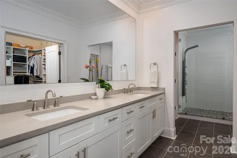 $830,000 | 400 North Church Street, Unit 616, Charlotte, NC 28202