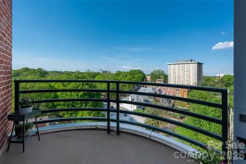 $830,000 | 400 North Church Street, Unit 616, Charlotte, NC 28202