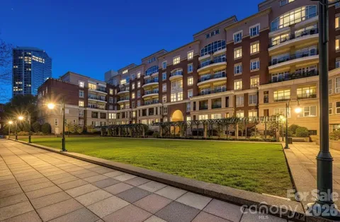 $830,000 | 400 North Church Street, Unit 616, Charlotte, NC 28202