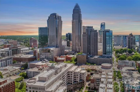 $830,000 | 400 North Church Street, Unit 616, Charlotte, NC 28202