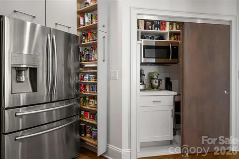 $830,000 | 400 North Church Street, Unit 616, Charlotte, NC 28202