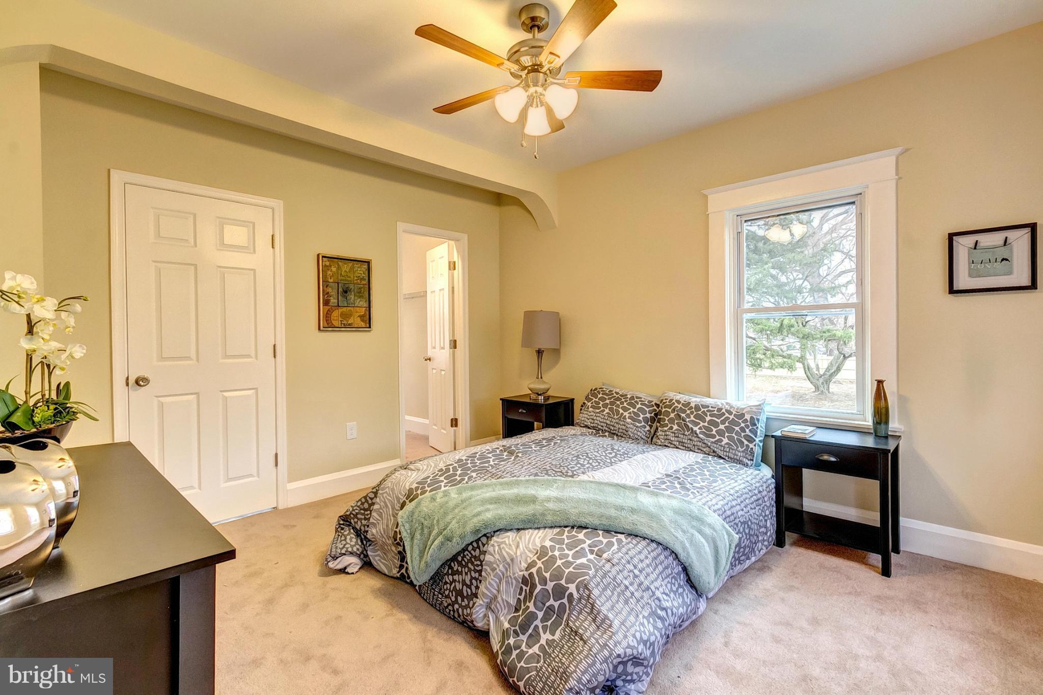 5800 Clearspring Road Baltimore, MD 21212 - Photo 18 of 30 a bedroom with a bed and a window