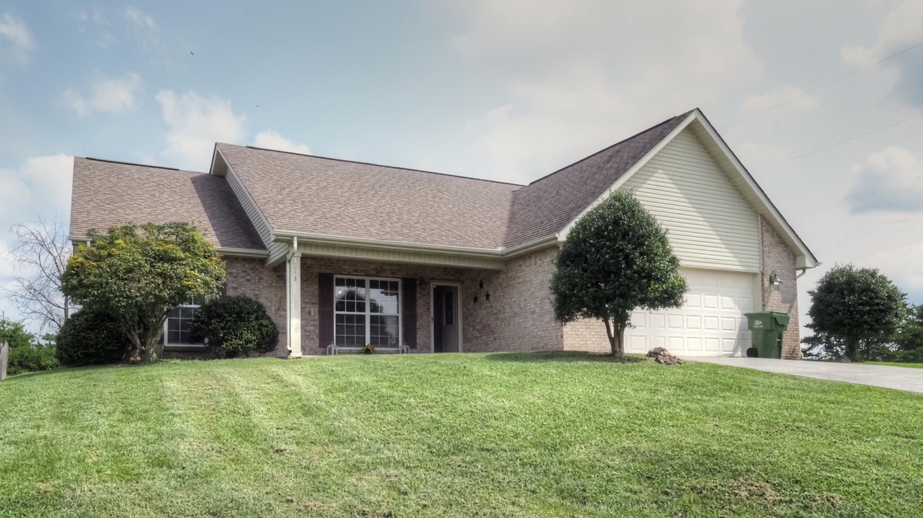 1243 Elsborn Ridge Road Maryville, TN 37801 - Photo 2 of 16 ffront01