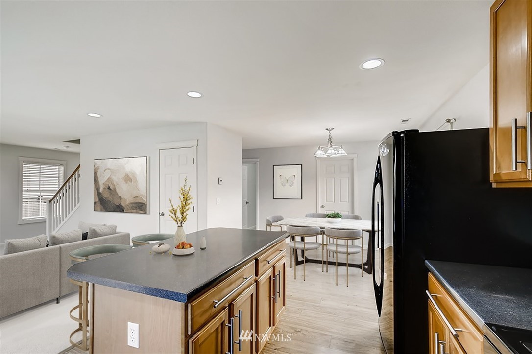 15403 40th Drive Southeast Bothell, WA 98012 - Photo 4 of 22 Gallery Image 4