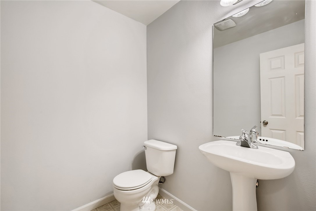 15403 40th Drive Southeast Bothell, WA 98012 - Photo 5 of 22 Gallery Image 5