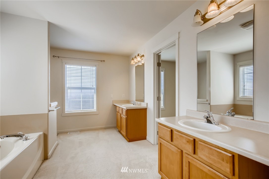 15403 40th Drive Southeast Bothell, WA 98012 - Photo 9 of 22 Gallery Image 9