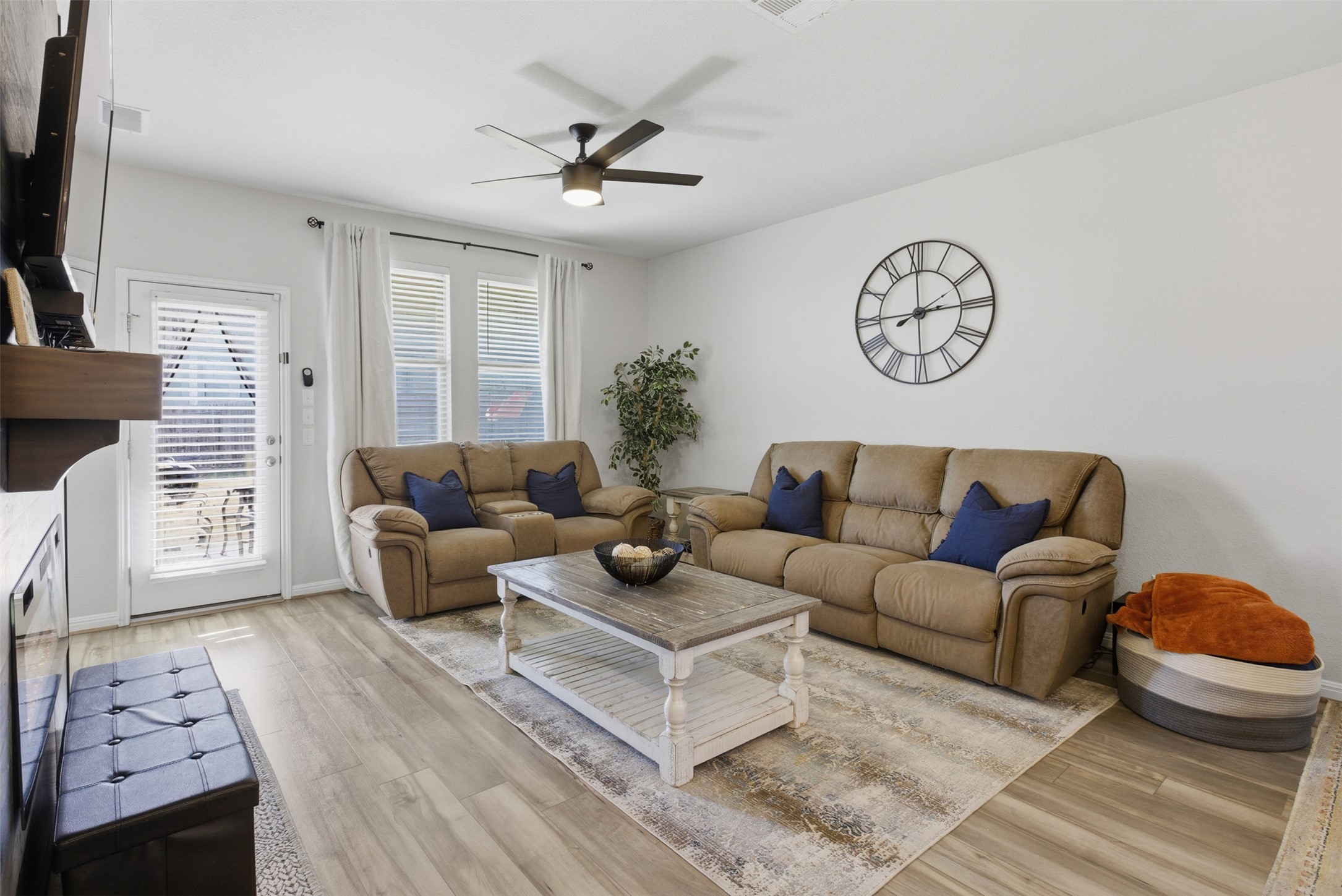 431 Dipprey Lane Georgetown, TX 78628 - Photo 16 of 39 a living room with furniture and a flat screen tv