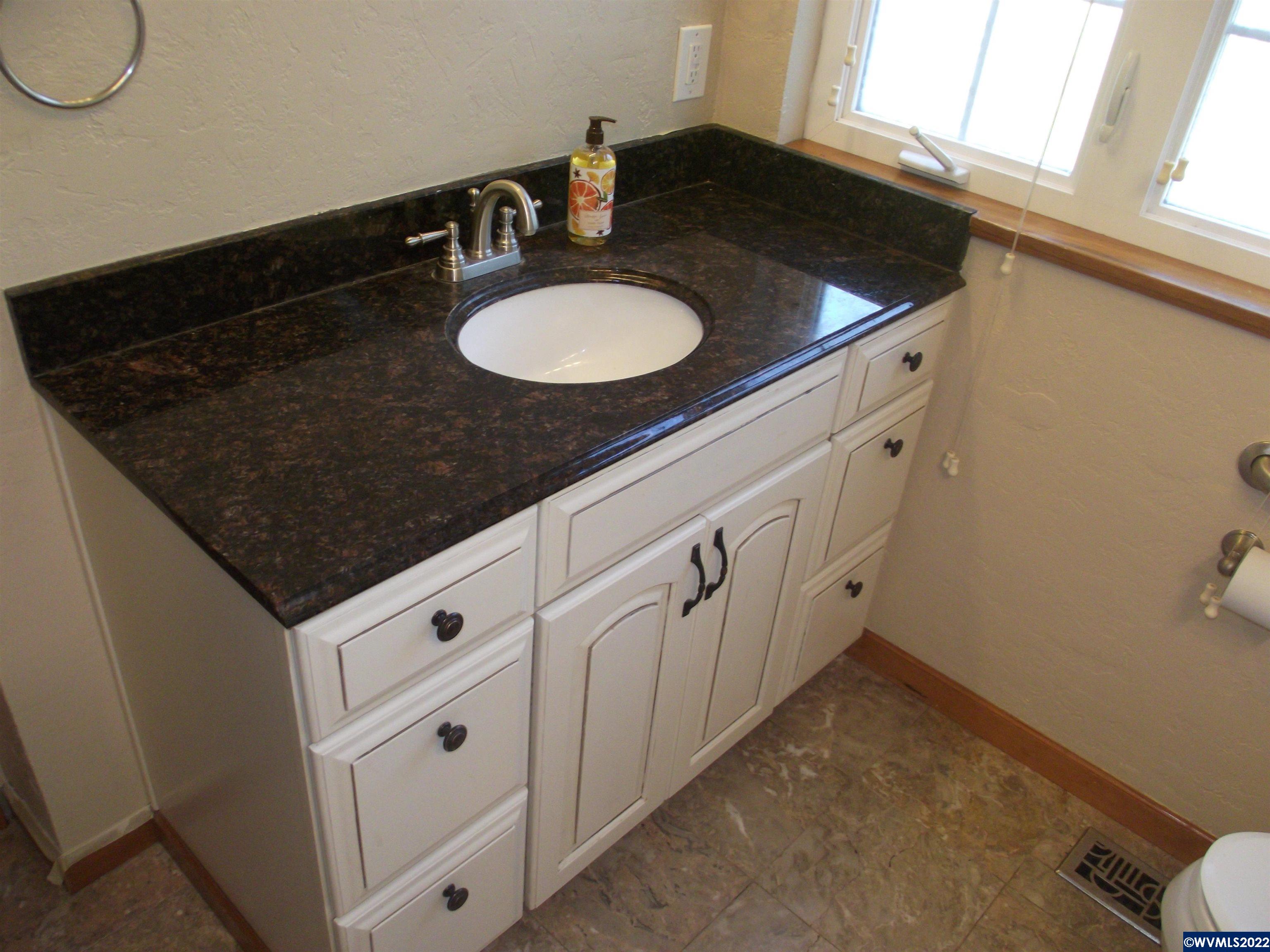 34114 Riverside Drive Albany, OR 97321 - Photo 14 of 42 Gallery Image 14