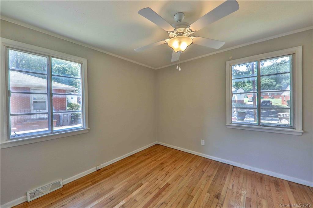 3023 Minnesota Road, Unit 3023 Charlotte, NC 28208 - Photo 11 of 17 Gallery Image 11