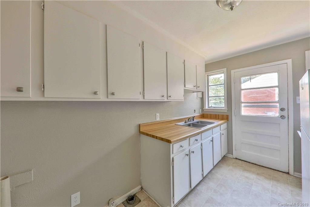 3023 Minnesota Road, Unit 3023 Charlotte, NC 28208 - Photo 4 of 17 Gallery Image 4