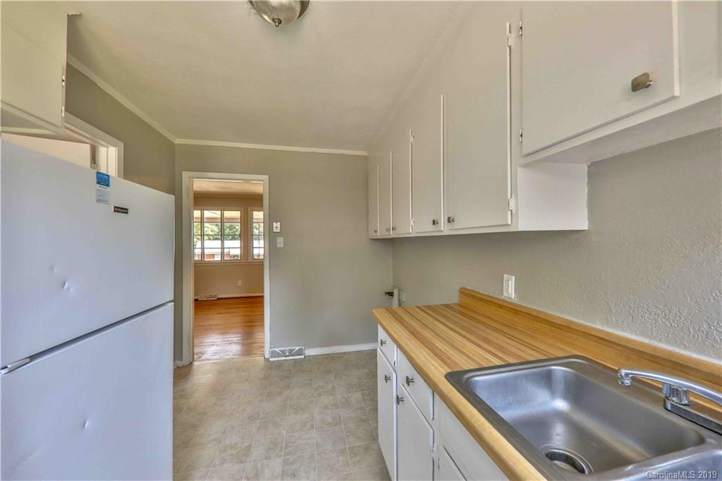 3023 Minnesota Road, Unit 3023 Charlotte, NC 28208 - Photo 5 of 17 Gallery Image 5