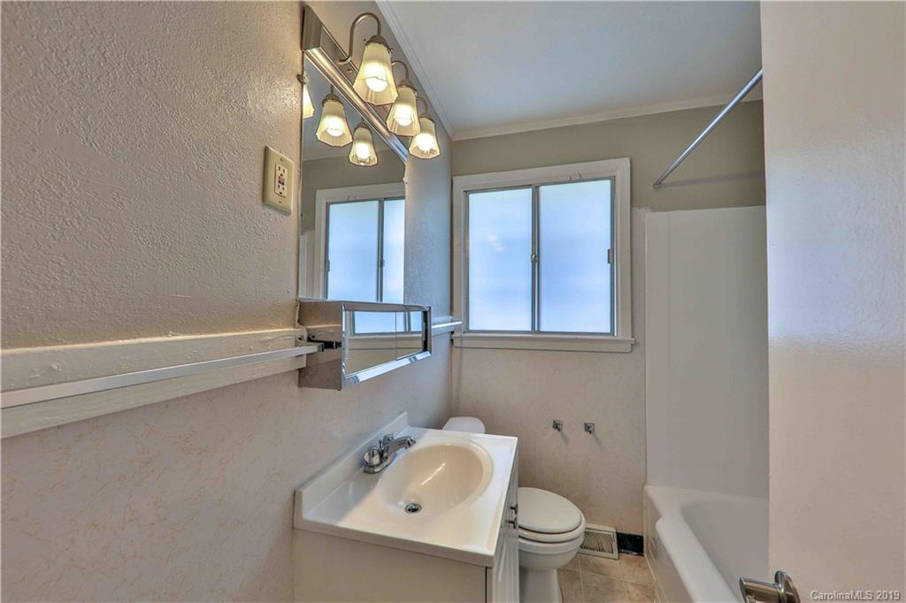 3023 Minnesota Road, Unit 3023 Charlotte, NC 28208 - Photo 10 of 17 Gallery Image 10