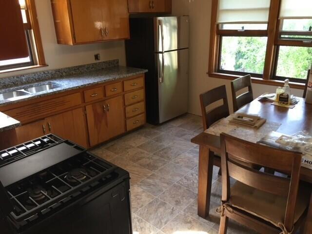 3605 West Ohio Avenue Milwaukee, WI 53215 - Photo 5 of 8 5