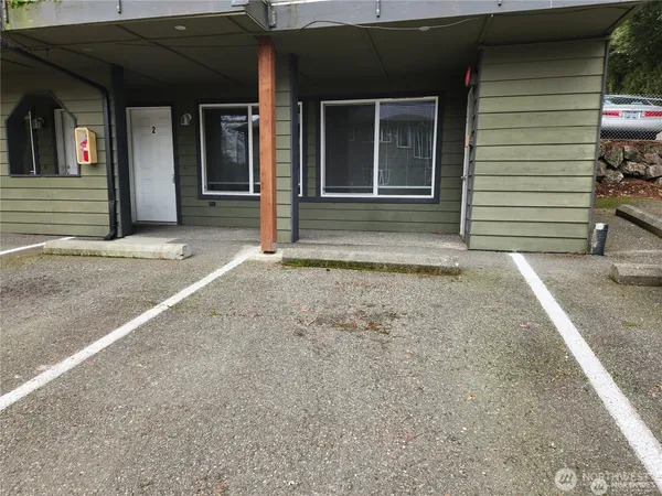 $1,550 | 9717 Danwood Lane Northwest, Unit 2, Silverdale, WA 98383