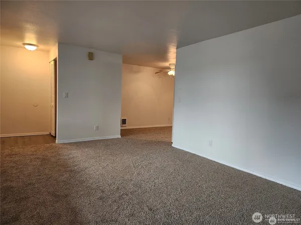 $1,550 | 9717 Danwood Lane Northwest, Unit 2, Silverdale, WA 98383