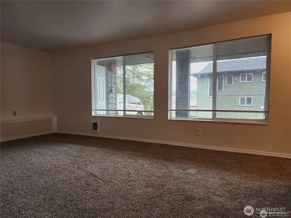 $1,550 | 9717 Danwood Lane Northwest, Unit 2, Silverdale, WA 98383