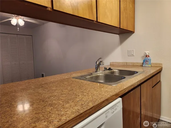 $1,550 | 9717 Danwood Lane Northwest, Unit 2, Silverdale, WA 98383