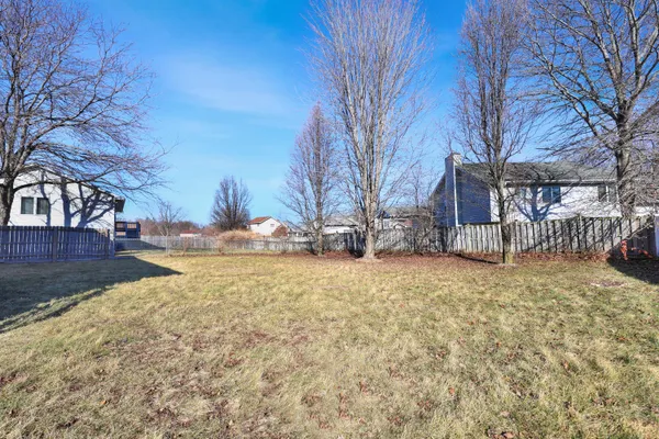 $325,000 | 6874 Mercedes Avenue, Portage, IN 46368