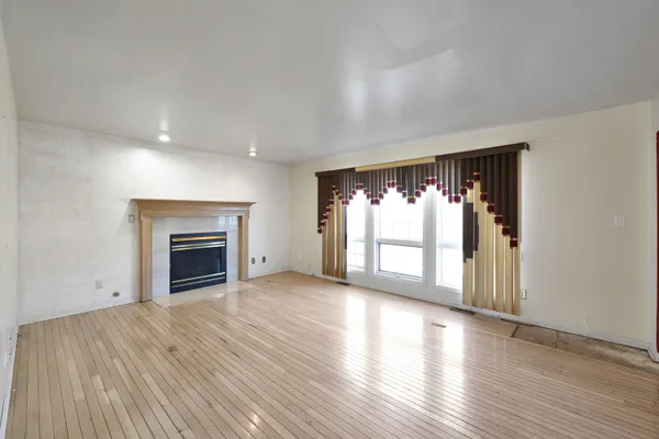 $325,000 | 6874 Mercedes Avenue, Portage, IN 46368