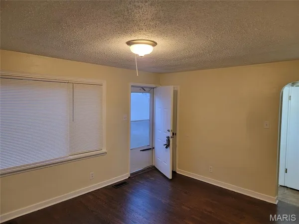 $1,200 | 206 North Marguerite Avenue, Ferguson, MO 63135