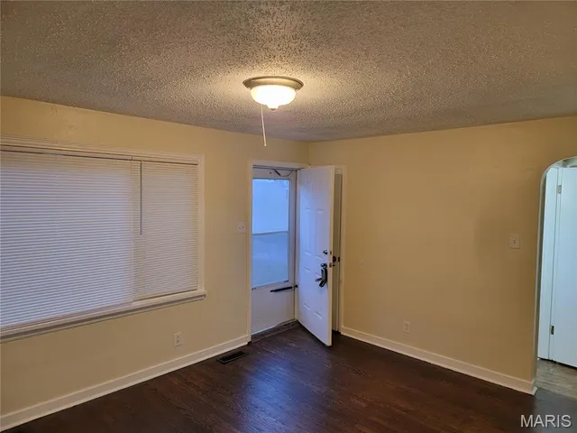 $1,400 | 206 North Marguerite Avenue, Ferguson, MO 63135