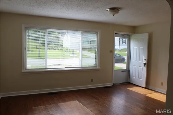 $1,200 | 206 North Marguerite Avenue, Ferguson, MO 63135