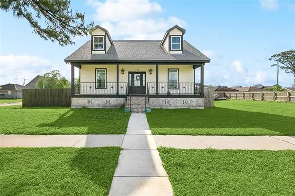 $274,000 | 229 Jaguar Drive, Arabi, LA 70032