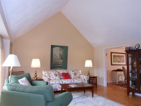 15 Potter Pond, Unit 15 Lexington, MA 02421 - Photo 2 of 9 Gallery Image 2