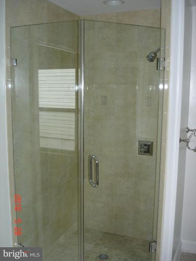 322 Franklin Avenue Silver Spring, MD 20901 - Photo 14 of 23 Master Bath #2