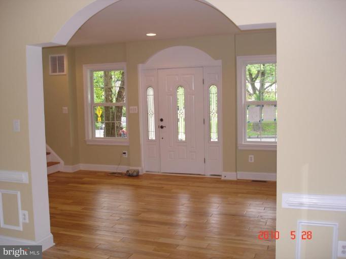 322 Franklin Avenue Silver Spring, MD 20901 - Photo 3 of 23 Family Room #2