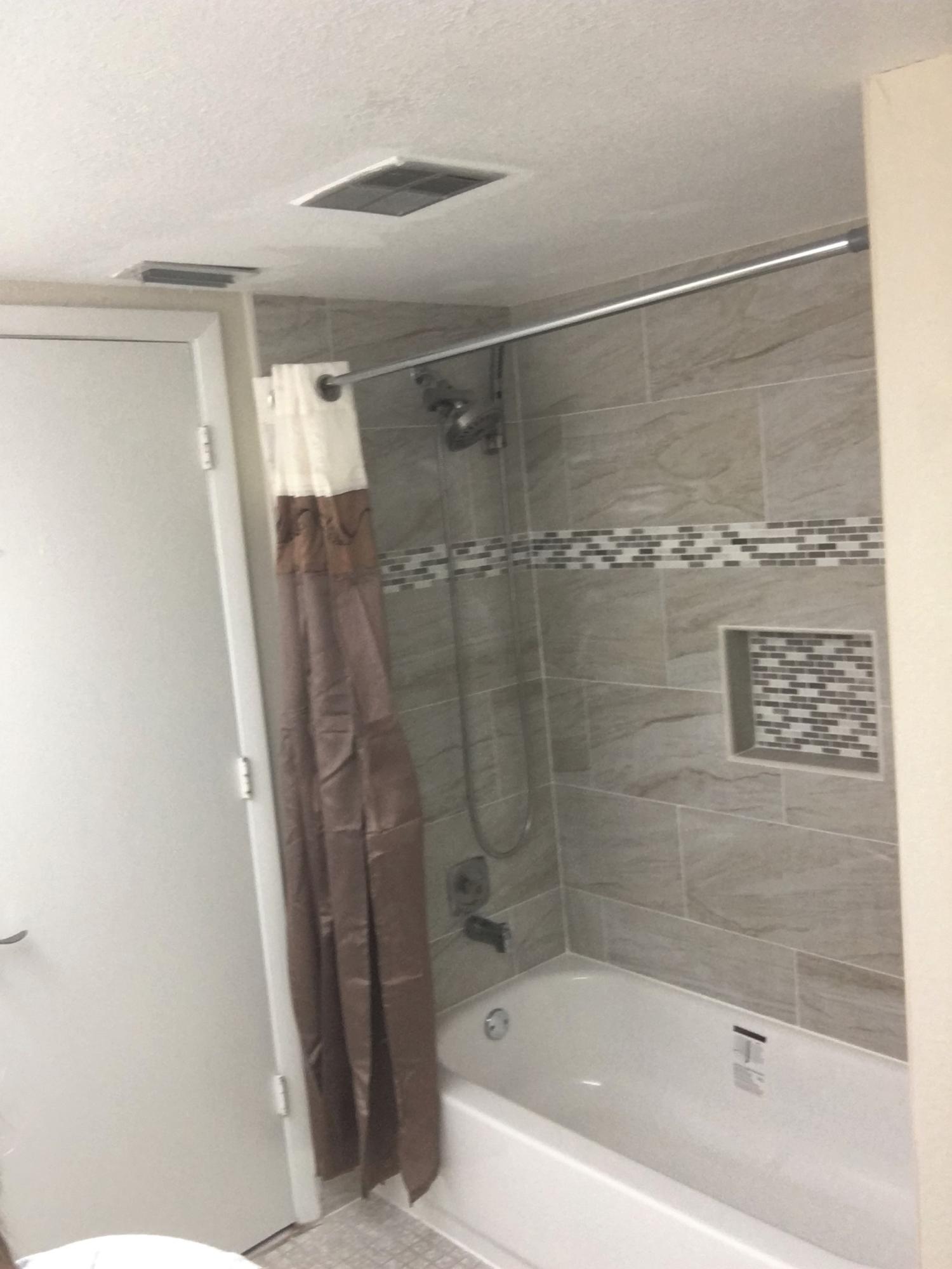 7200 Pine Manor Drive Lake Worth, FL 33467 - Photo 17 of 48 bathroom with tub