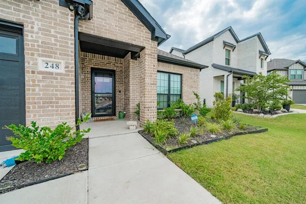 $319,000 | 248 Waters Rdg Drive, Lavon, TX 75166