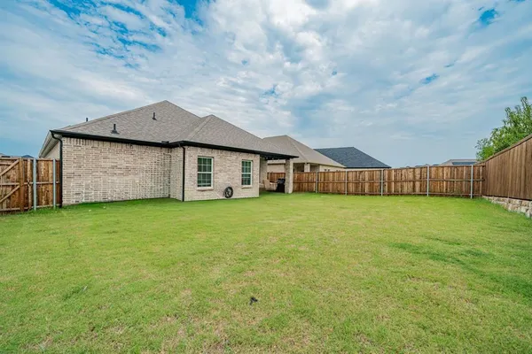 $319,000 | 248 Waters Rdg Drive, Lavon, TX 75166