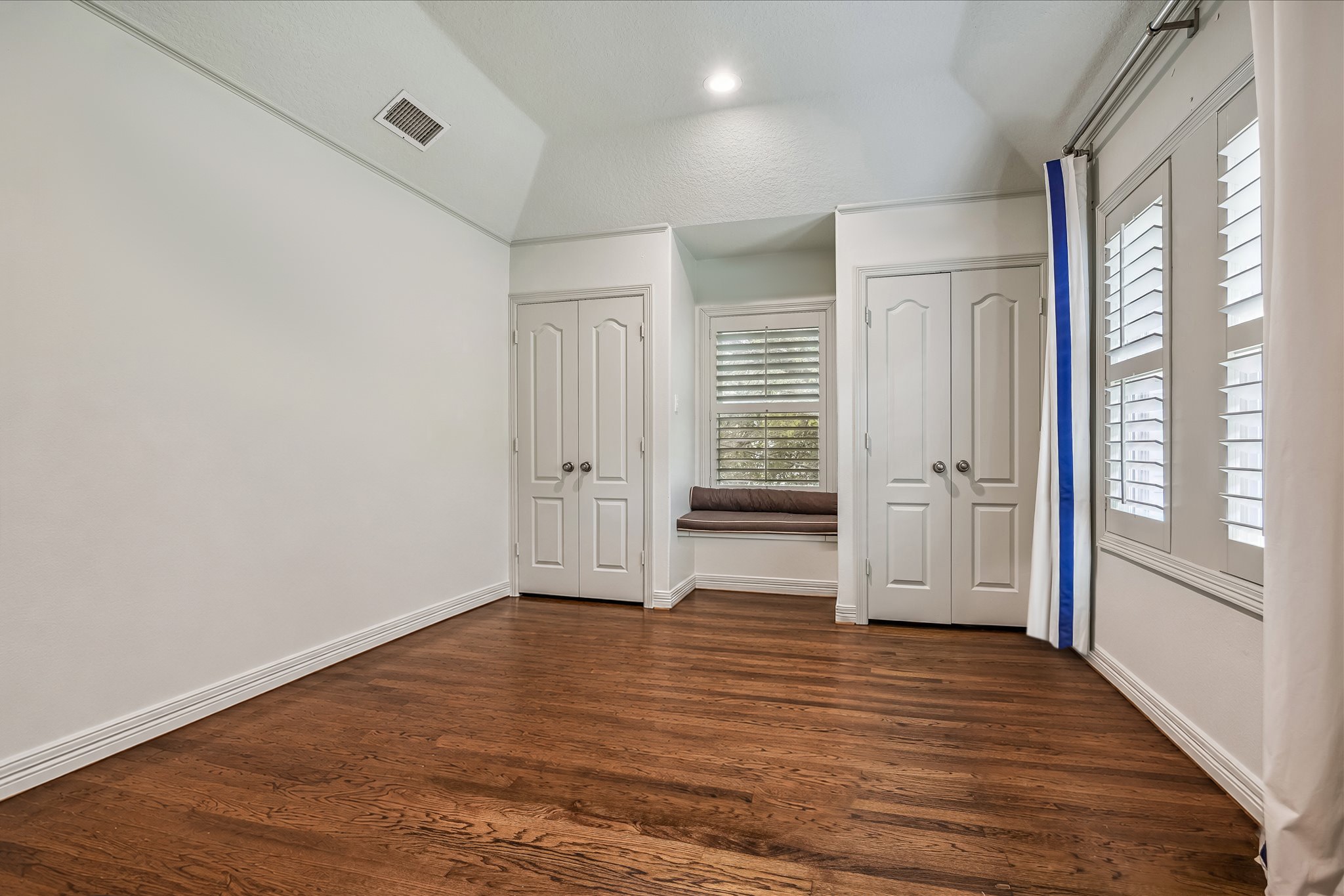 3214 Sunset Boulevard Houston, TX 77005 - Photo 23 of 36 virtually altered image (furniture removal)