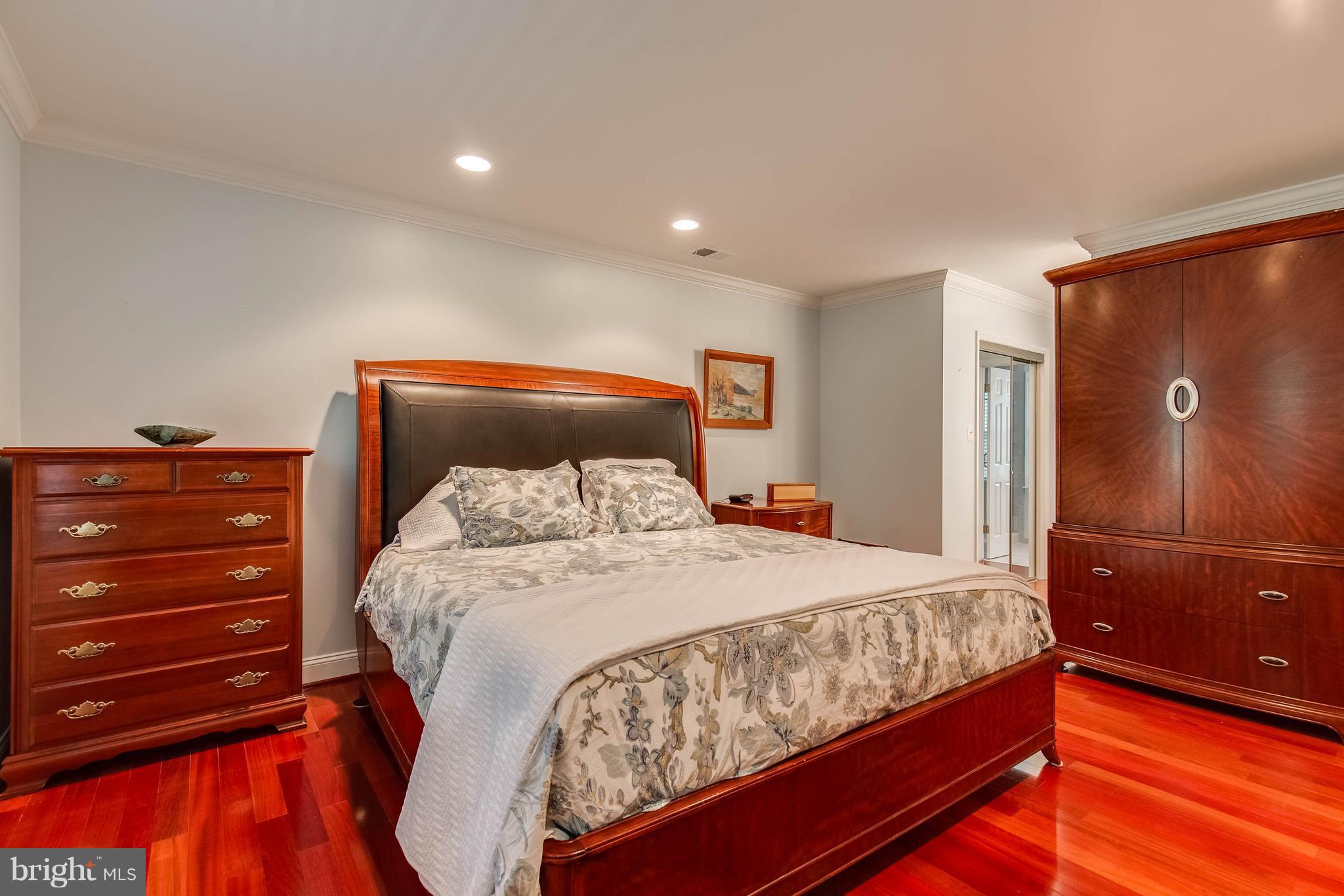 4820 Powell Road Fairfax, VA 22032 - Photo 21 of 31 Recessed lights with switch at bedside