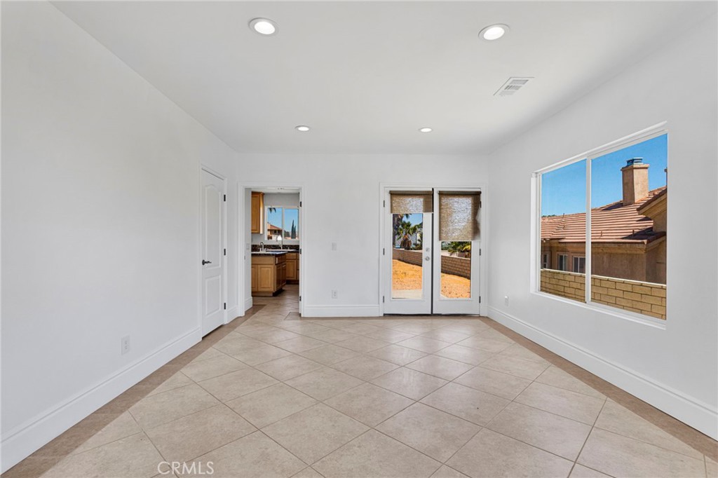 16245 Ridge View Drive Apple Valley, CA 92307 - Photo 19 of 80