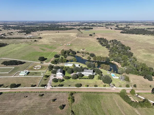 $4,395,000 | 10777 Mazoch Road, Weimar, TX 78962