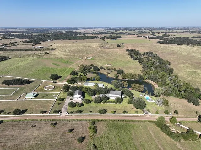 $5,399,000 | 10777 Mazoch Road, Weimar, TX 78962