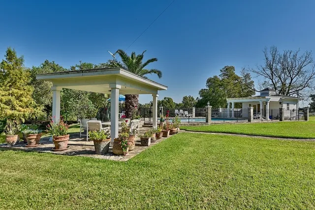 $5,399,000 | 10777 Mazoch Road, Weimar, TX 78962