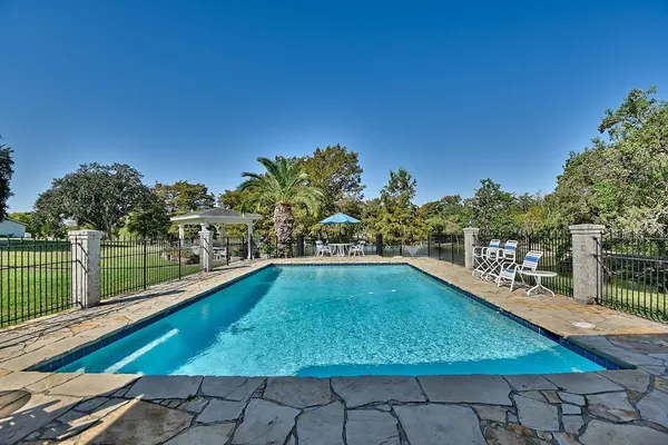 $4,395,000 | 10777 Mazoch Road, Weimar, TX 78962