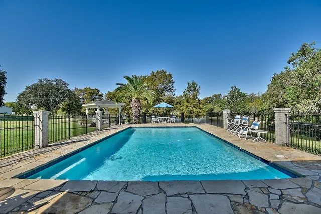 $5,399,000 | 10777 Mazoch Road, Weimar, TX 78962