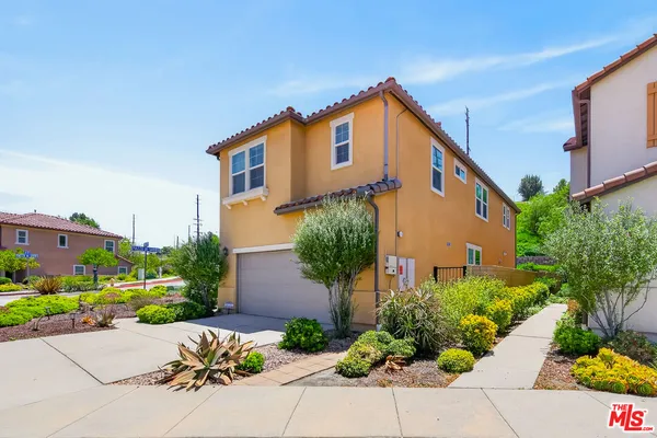 $849,000 | 19860 Via Ott, Santa Clarita, CA 91321